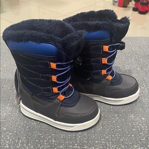 Water resistant winter/snow boots for toddler size 7